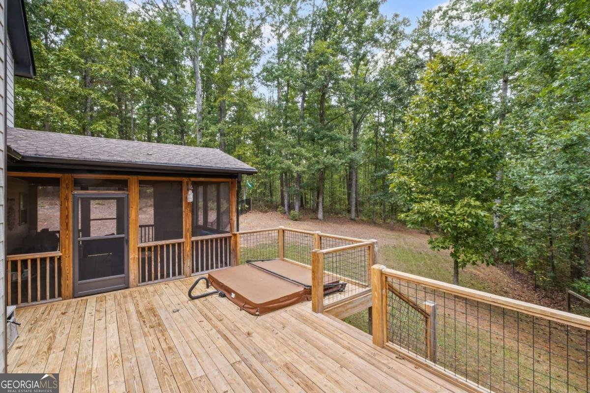 132 Amberleigh Drive White - 18