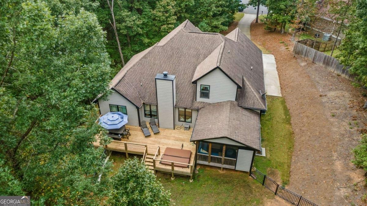 132 Amberleigh Drive White - 56