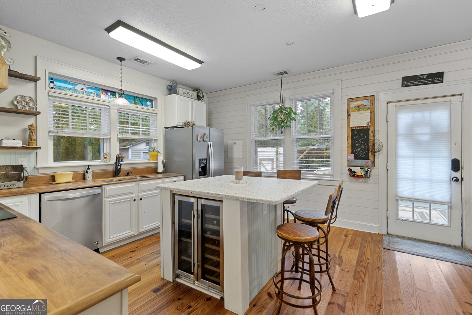 437 Kings Road Midway - 10