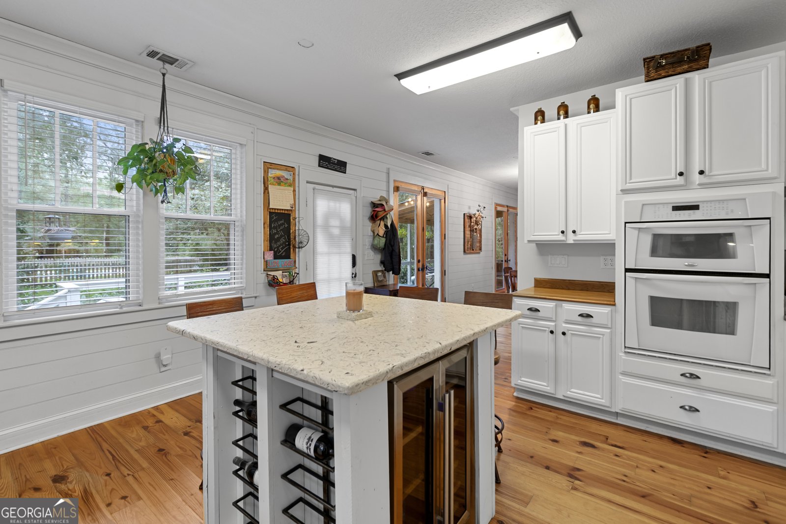 437 Kings Road Midway - 11