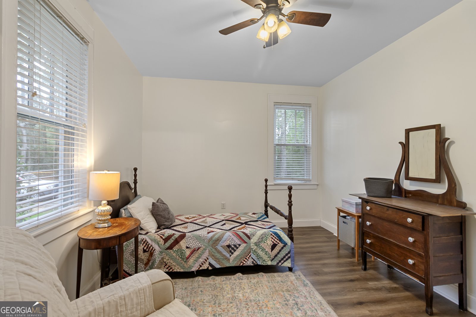 437 Kings Road Midway - 23