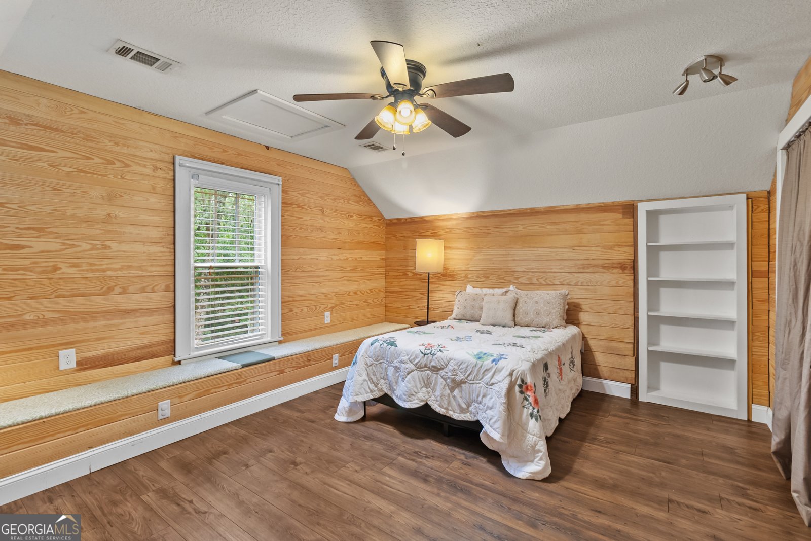 437 Kings Road Midway - 26