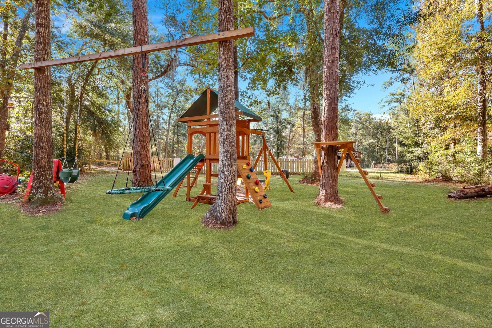 437 Kings Road Midway - 41