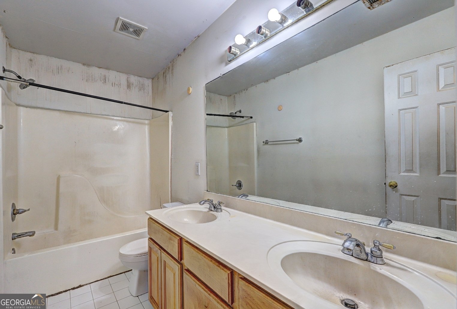 2280 Village Centre Drive Loganville - 5