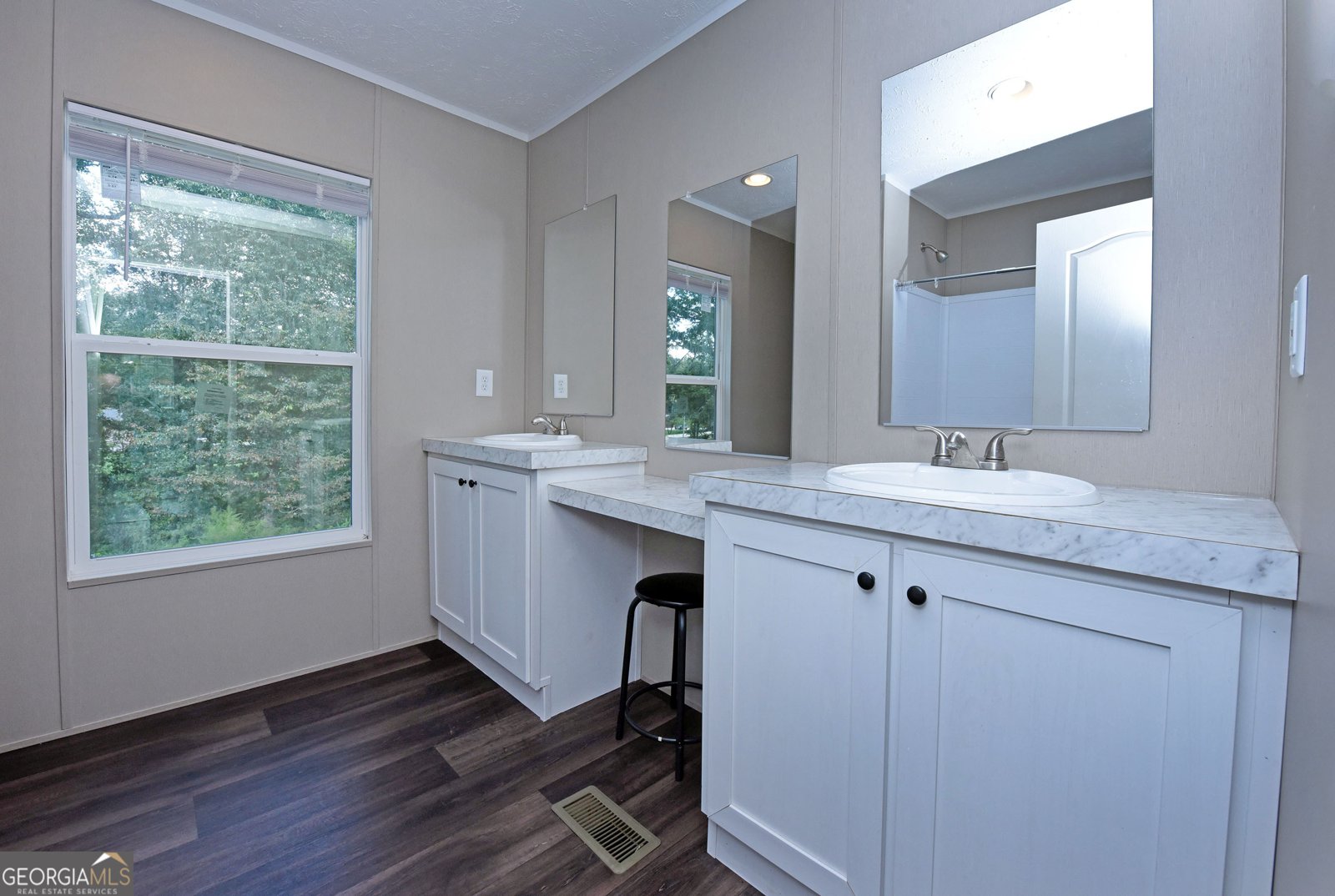 8465 Hwy 254 Cleveland - 55