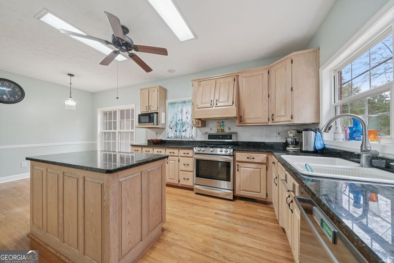 790 BLACKBERRY Trail Lawrenceville - 12