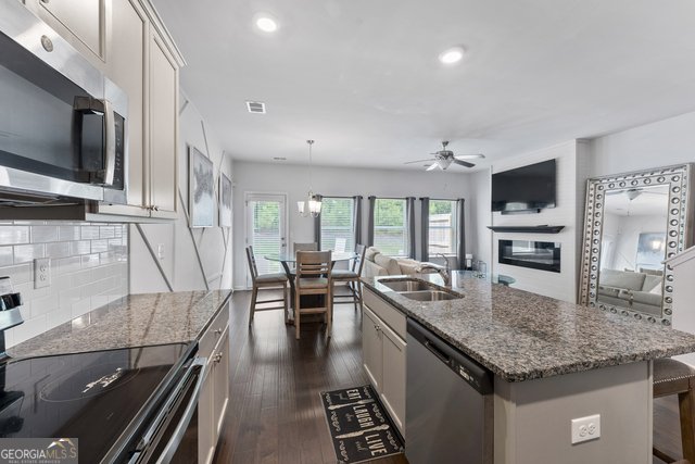 3461 Lakeview Creek Lithonia - 10