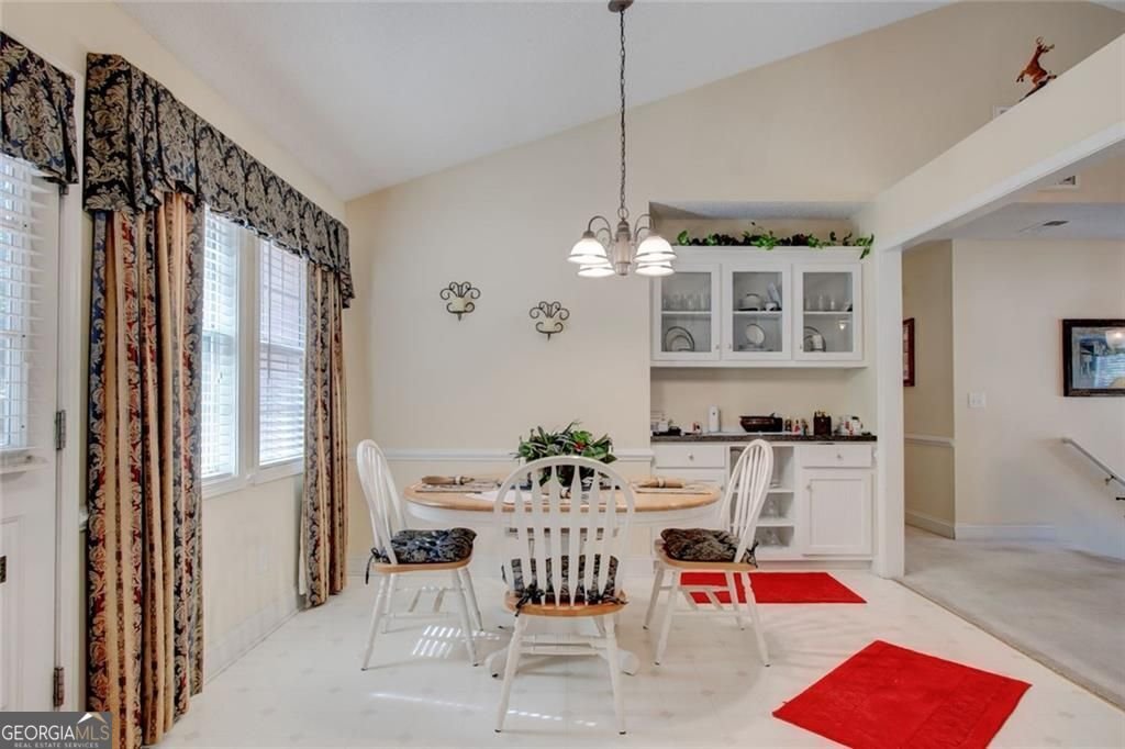 54 Greatwood Drive White - 12