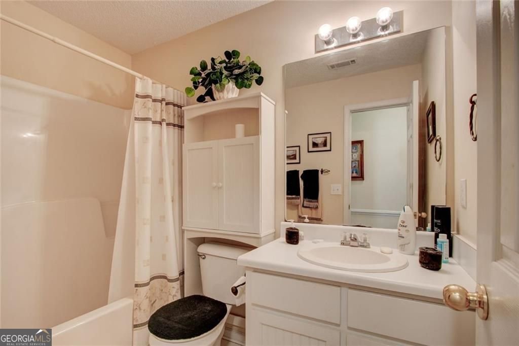 54 Greatwood Drive White - 14