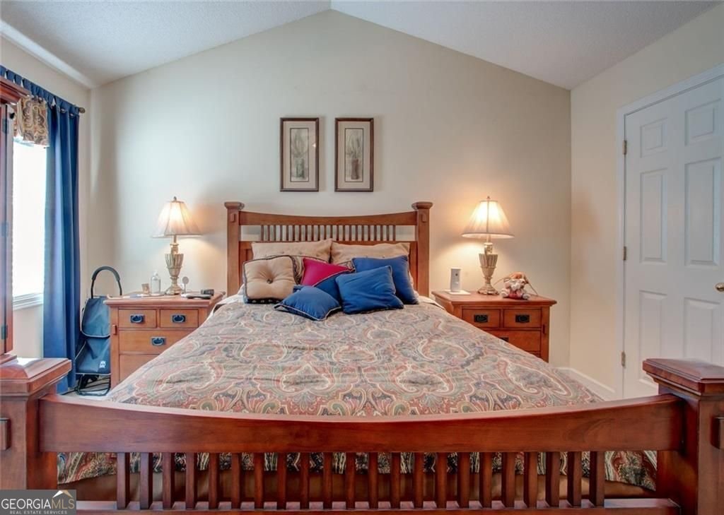 54 Greatwood Drive White - 18