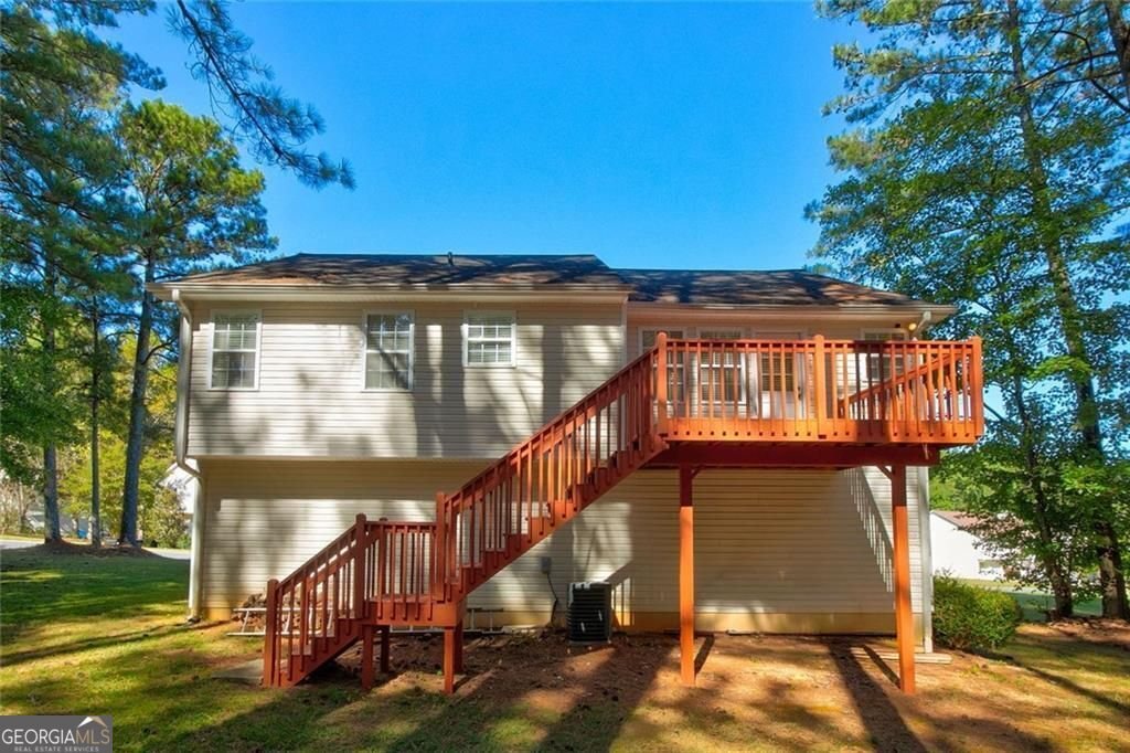 54 Greatwood Drive White - 22