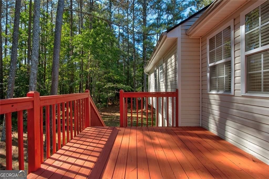 54 Greatwood Drive White - 23