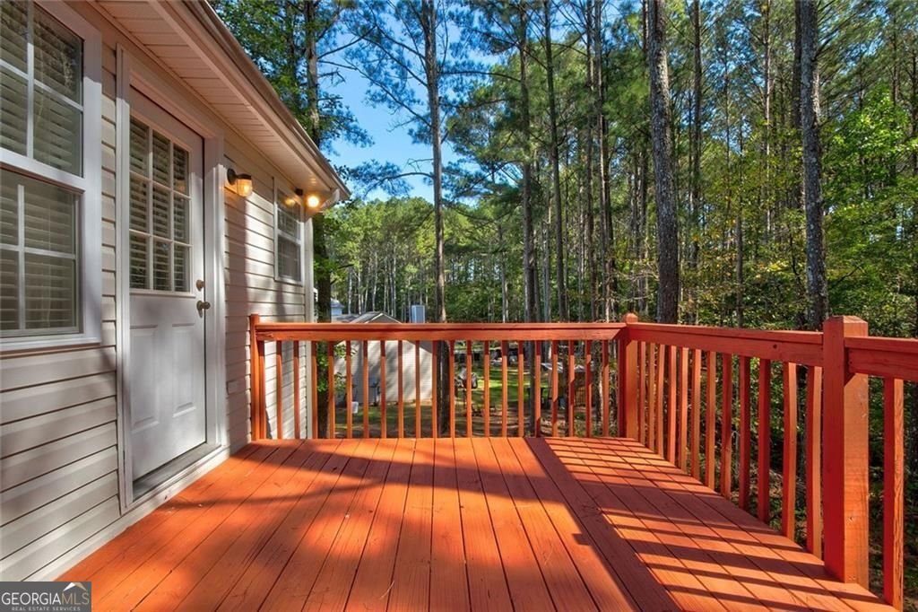 54 Greatwood Drive White - 24