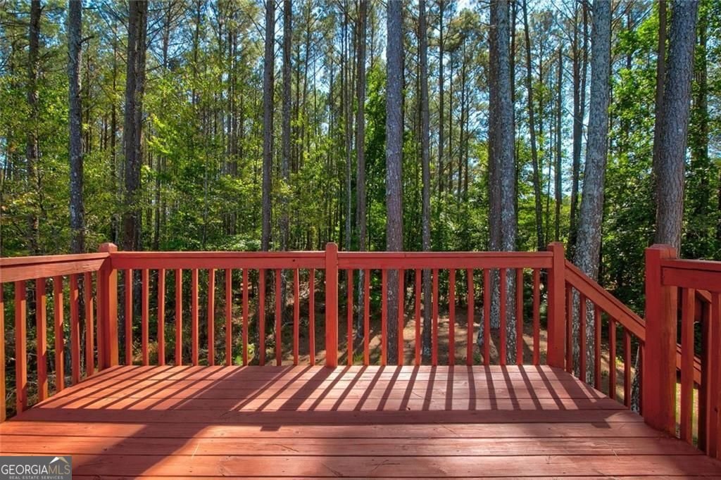 54 Greatwood Drive White - 26