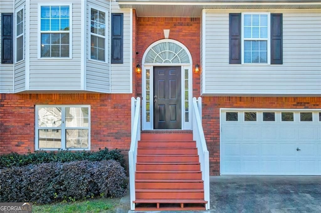 54 Greatwood Drive White - 4