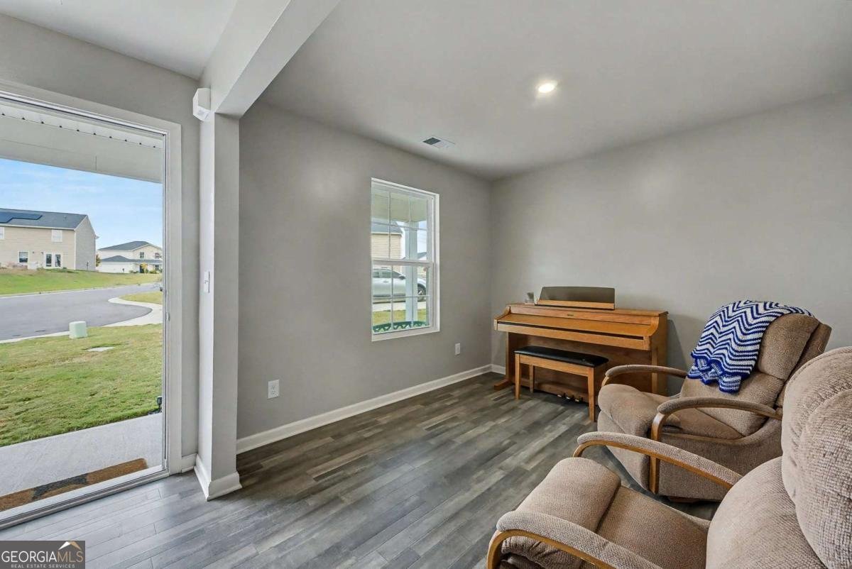 107 Radford Court Kingston - 6