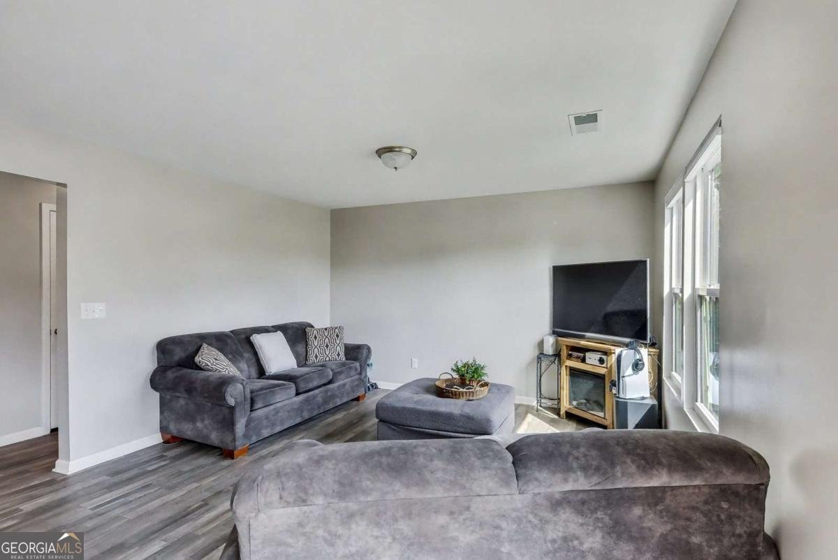 107 Radford Court Kingston - 8