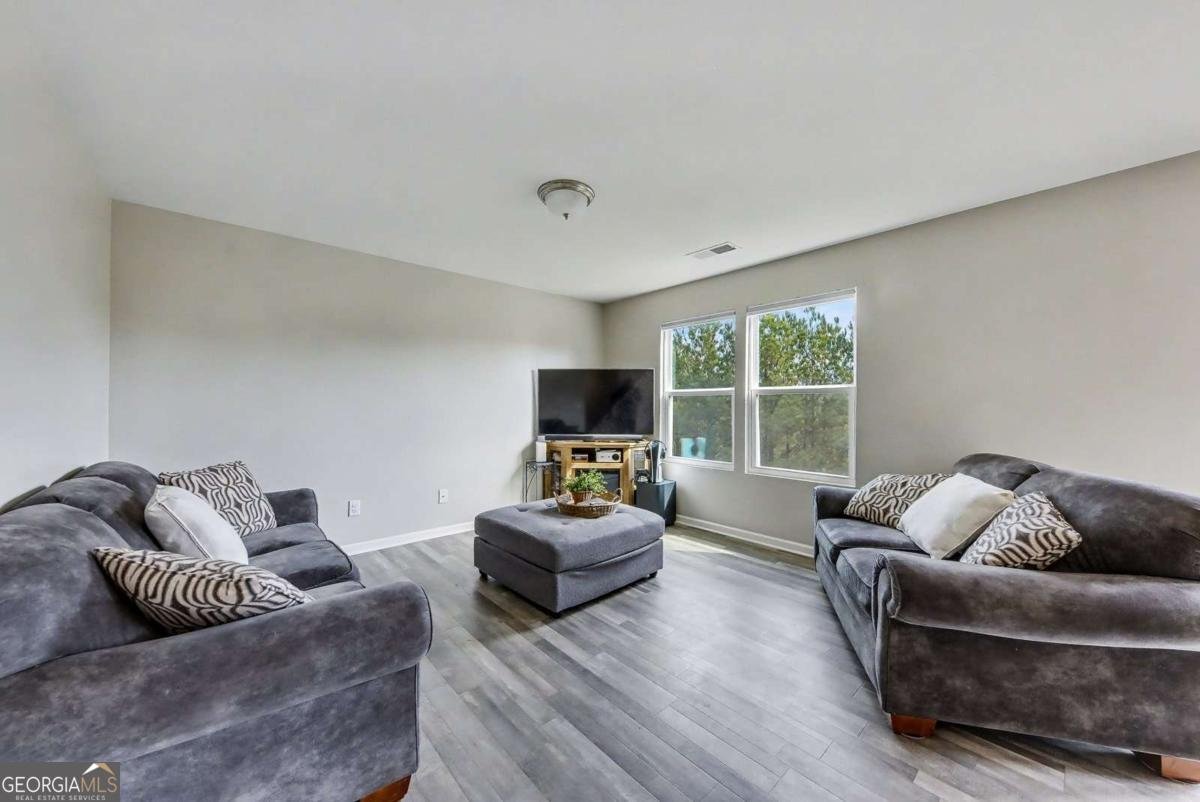 107 Radford Court Kingston - 9