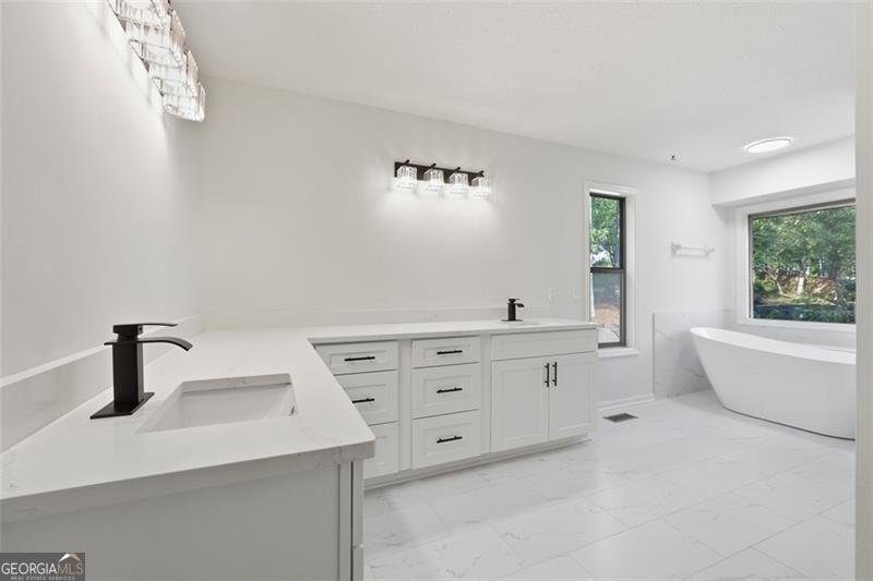 2161 DEEP WOODS Way Marietta - 11