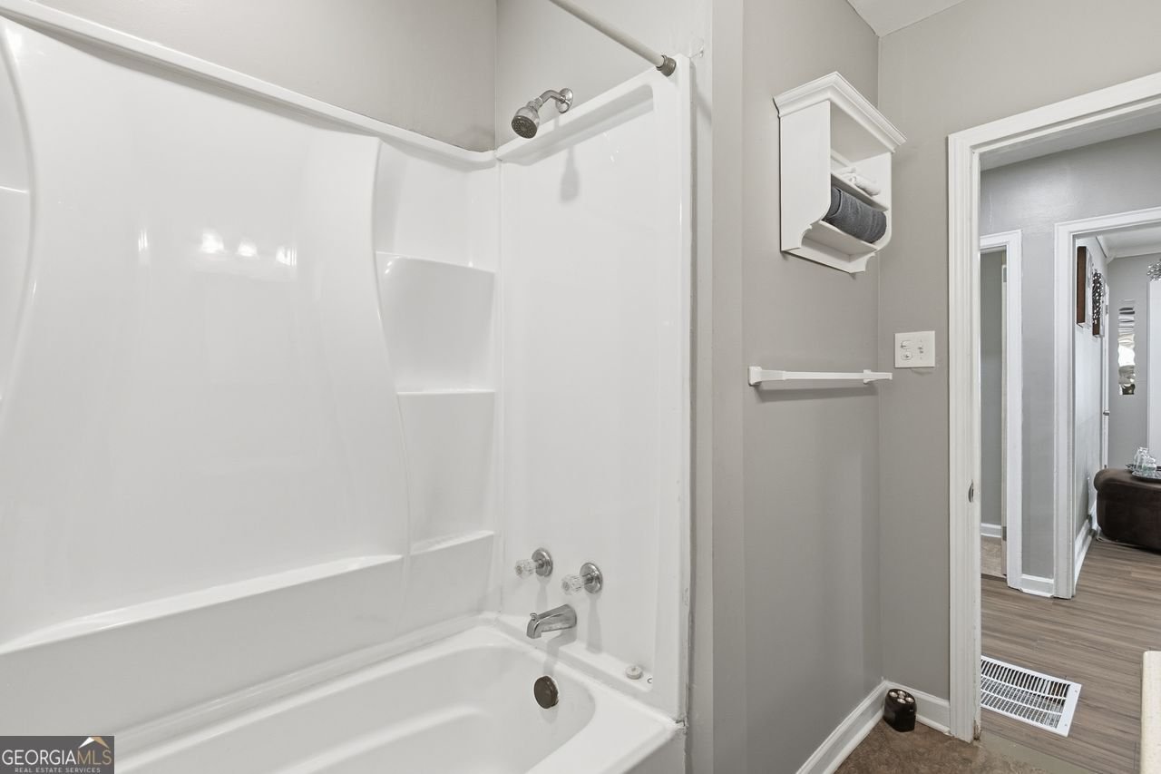 2489 Connally Drive East Point - 14