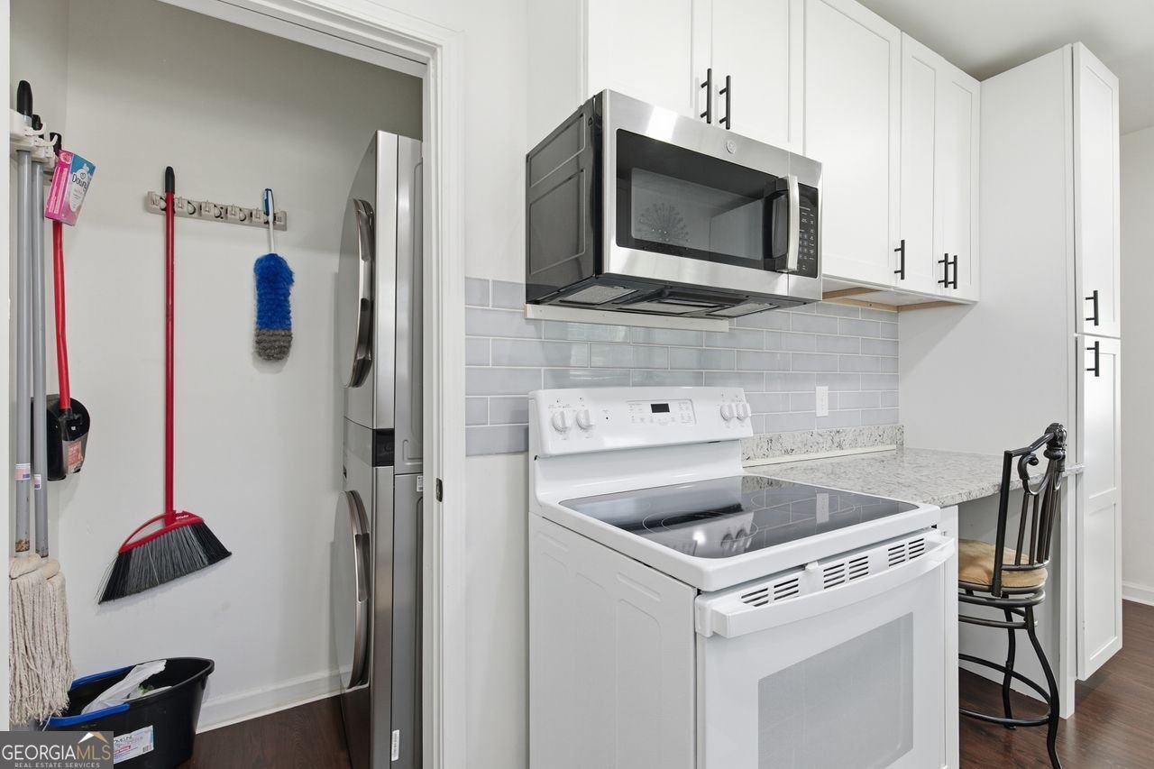 2489 Connally Drive East Point - 7