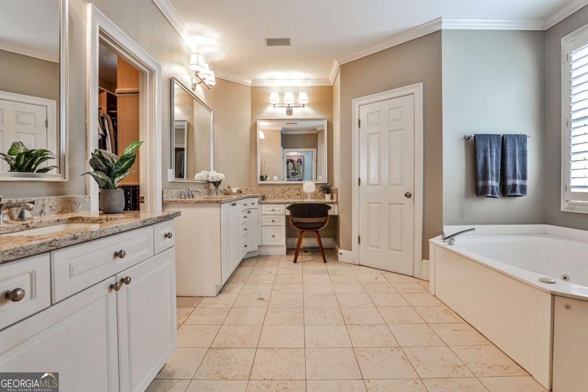 2696 Ellwood Drive Atlanta - 17