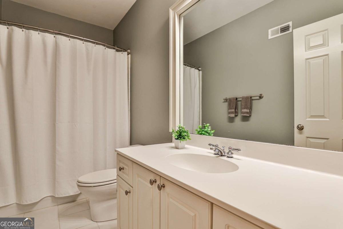 2696 Ellwood Drive Atlanta - 25