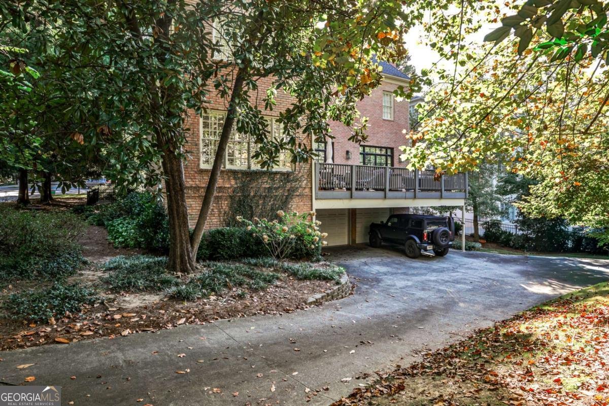 2696 Ellwood Drive Atlanta - 33