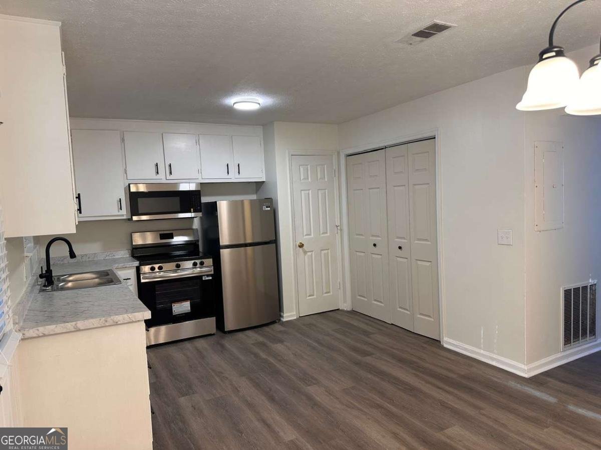 1272 Lakeview Drive Conyers - 9