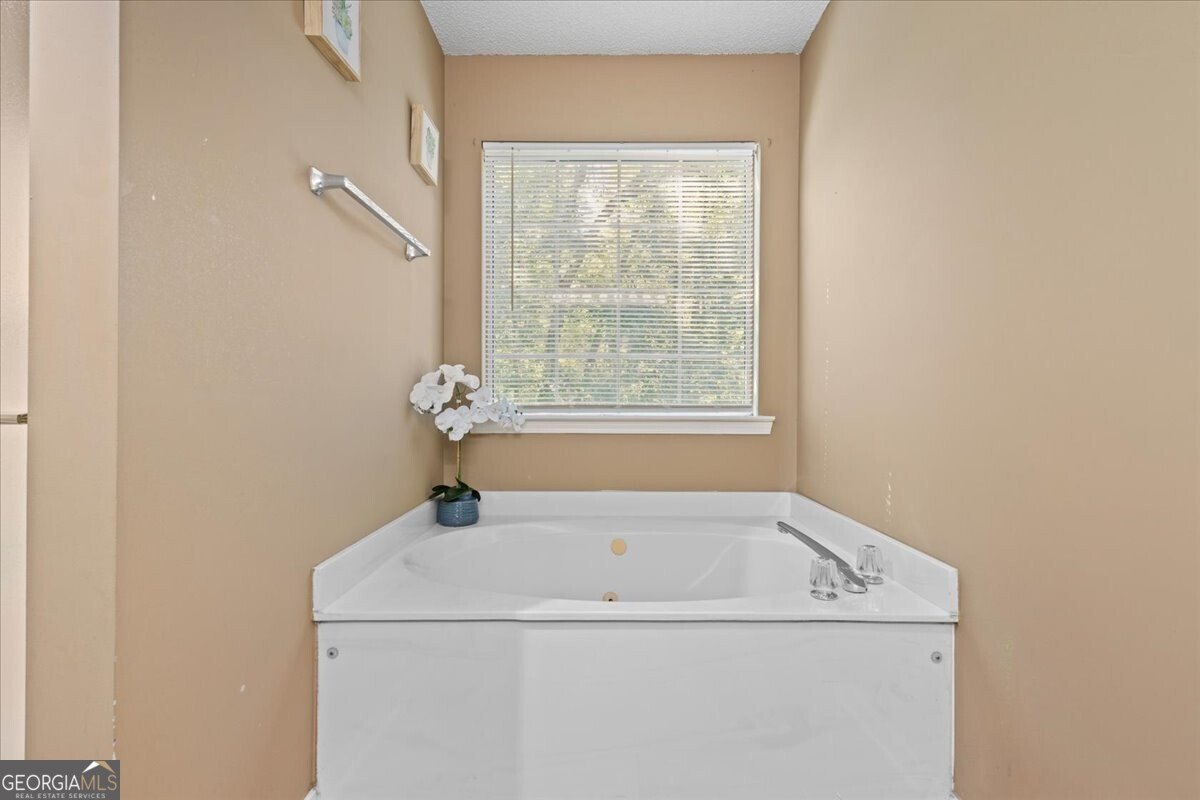 2071 Oakcreek Drive Lithia Springs - 29
