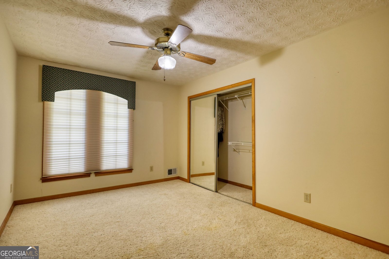 3351 Lismore Conyers - 2