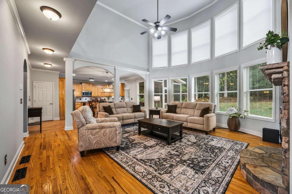 345 Southampton Circle Hoschton - 10