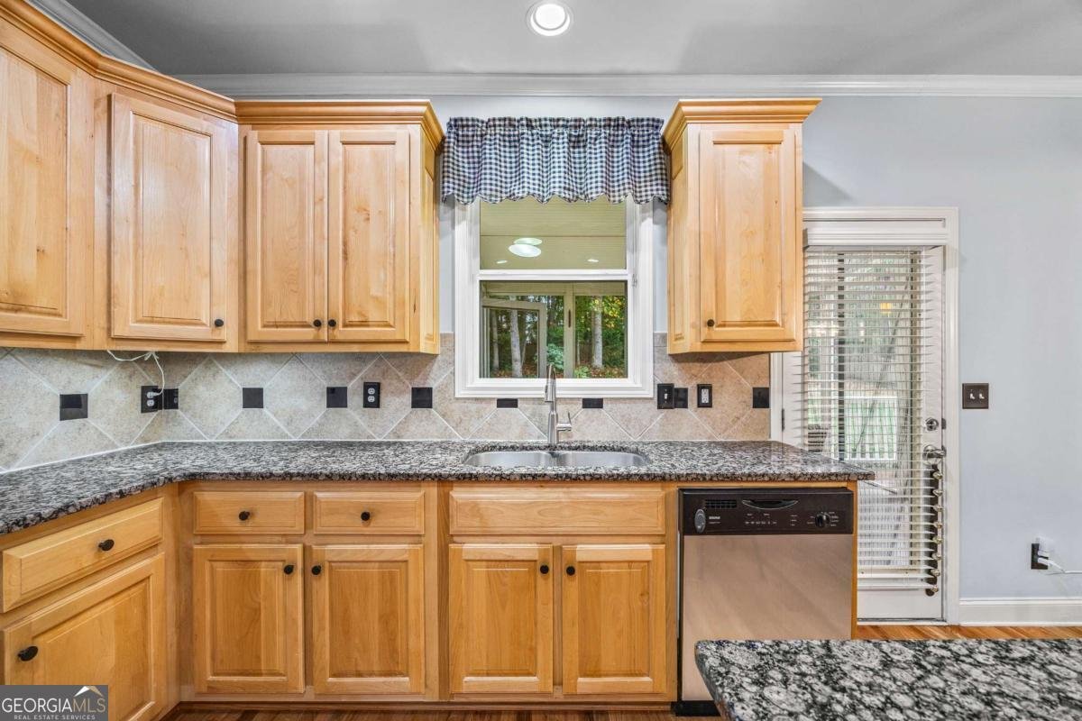 345 Southampton Circle Hoschton - 29