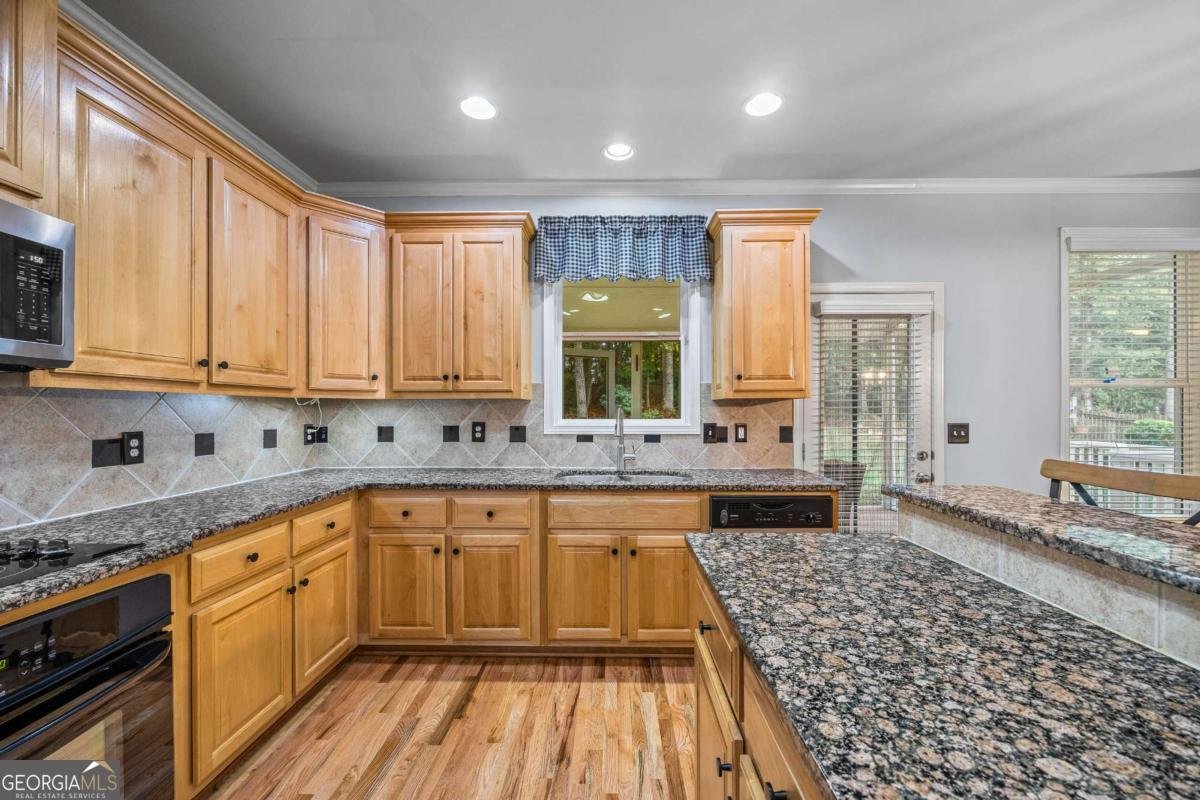 345 Southampton Circle Hoschton - 31
