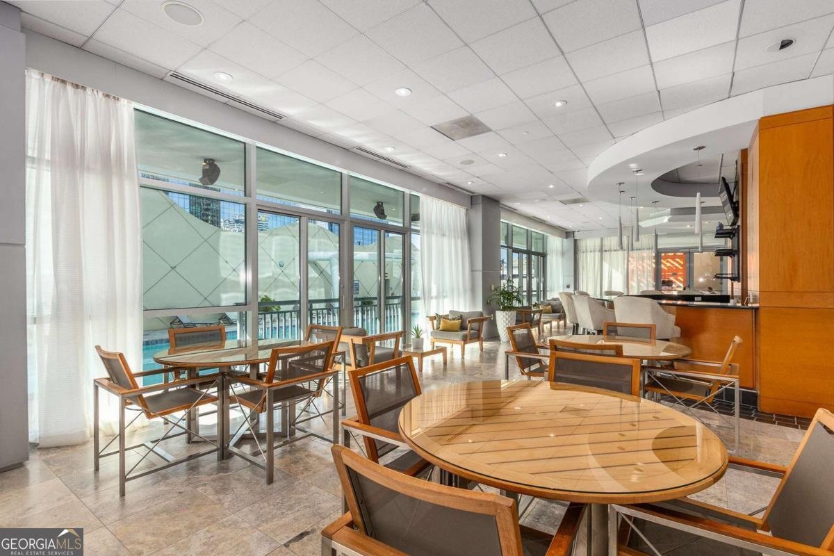 3338 Peachtree Road Atlanta - 23