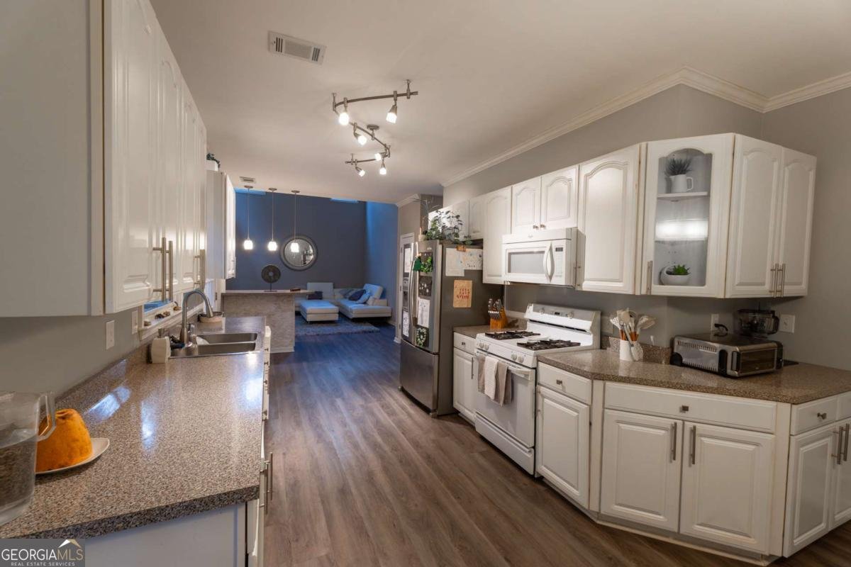 1028 Deer Hollow Drive Woodstock - 6