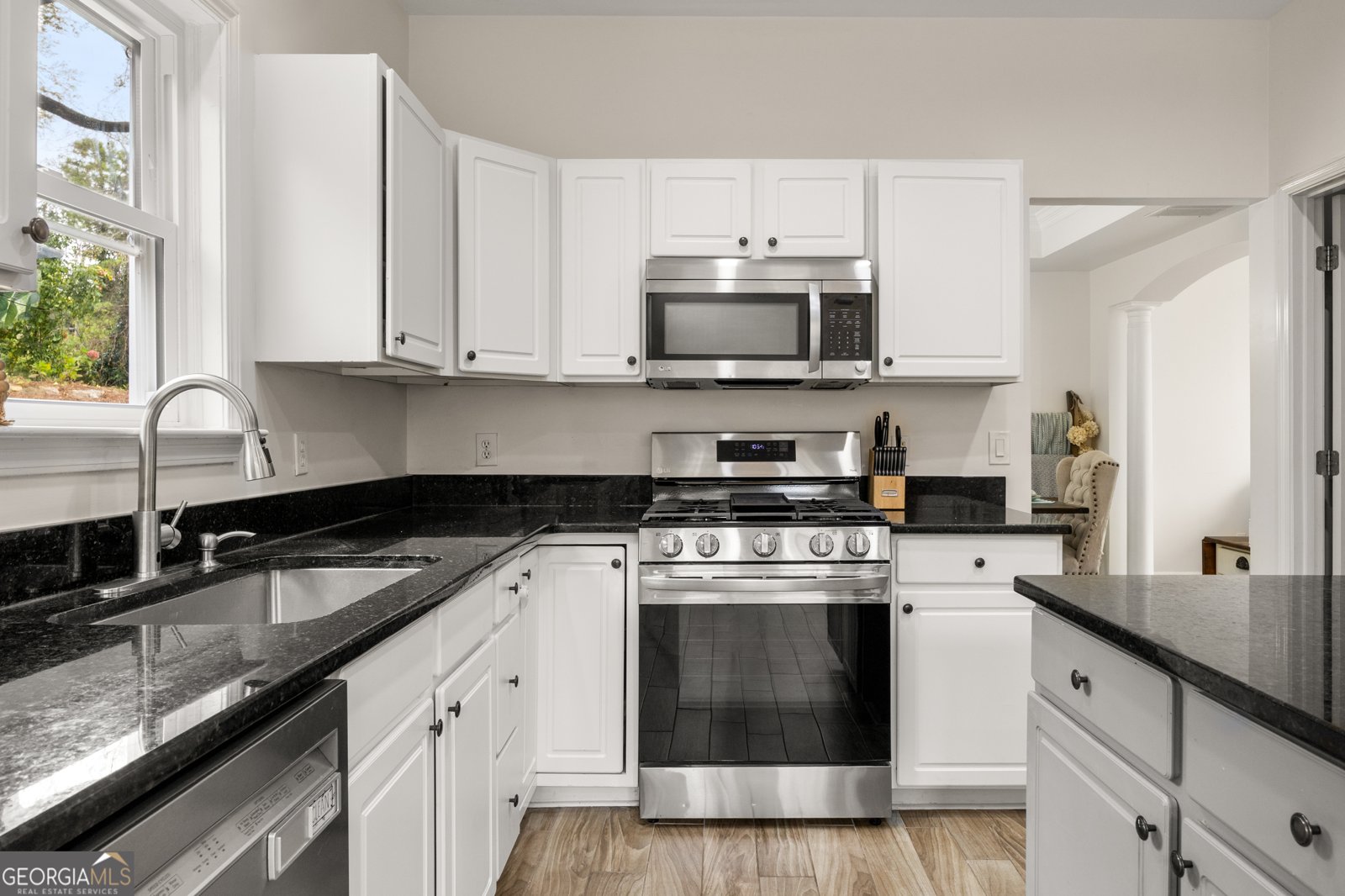 8040 Magnolia Way Roswell - 17