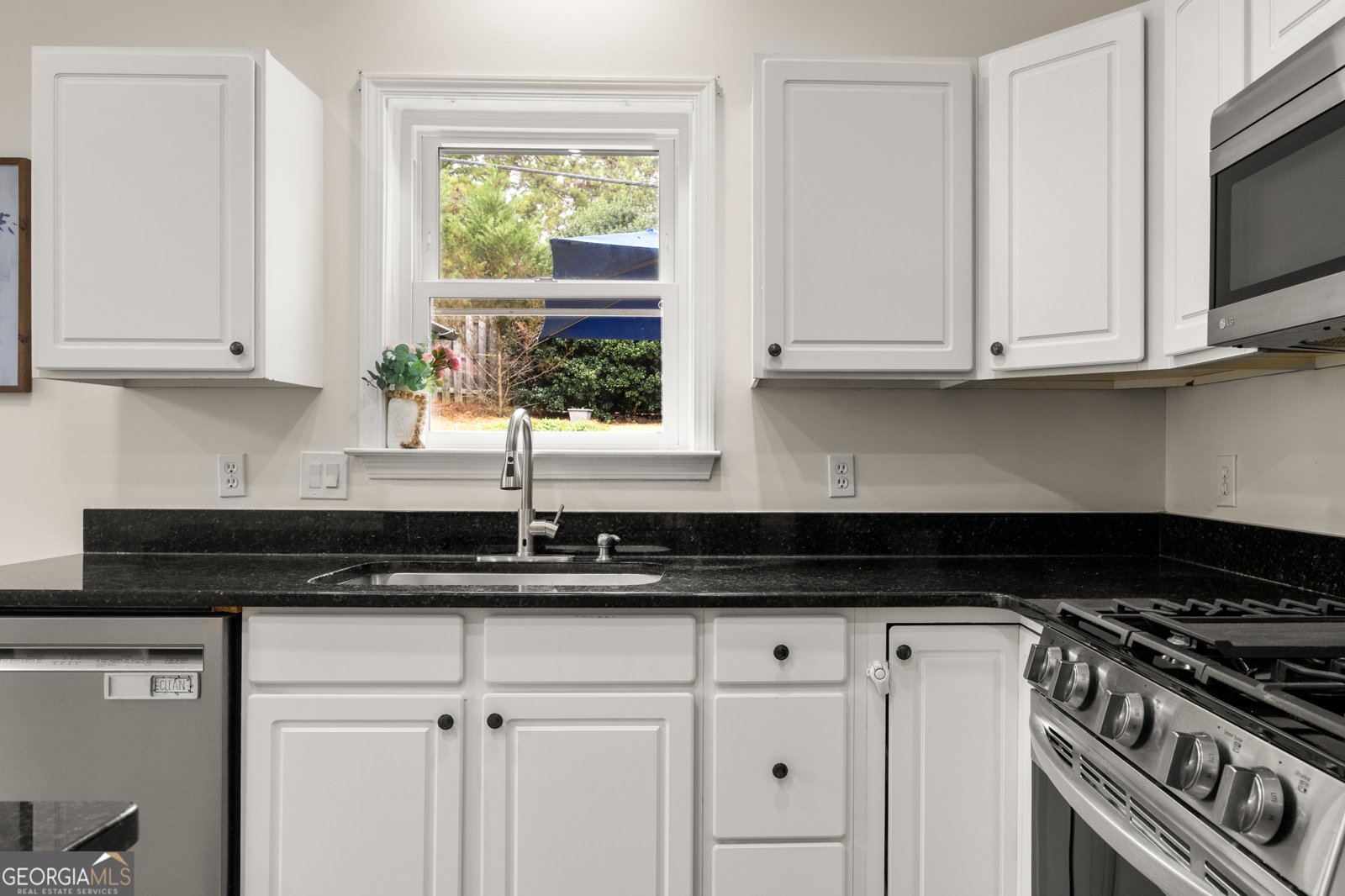 8040 Magnolia Way Roswell - 18