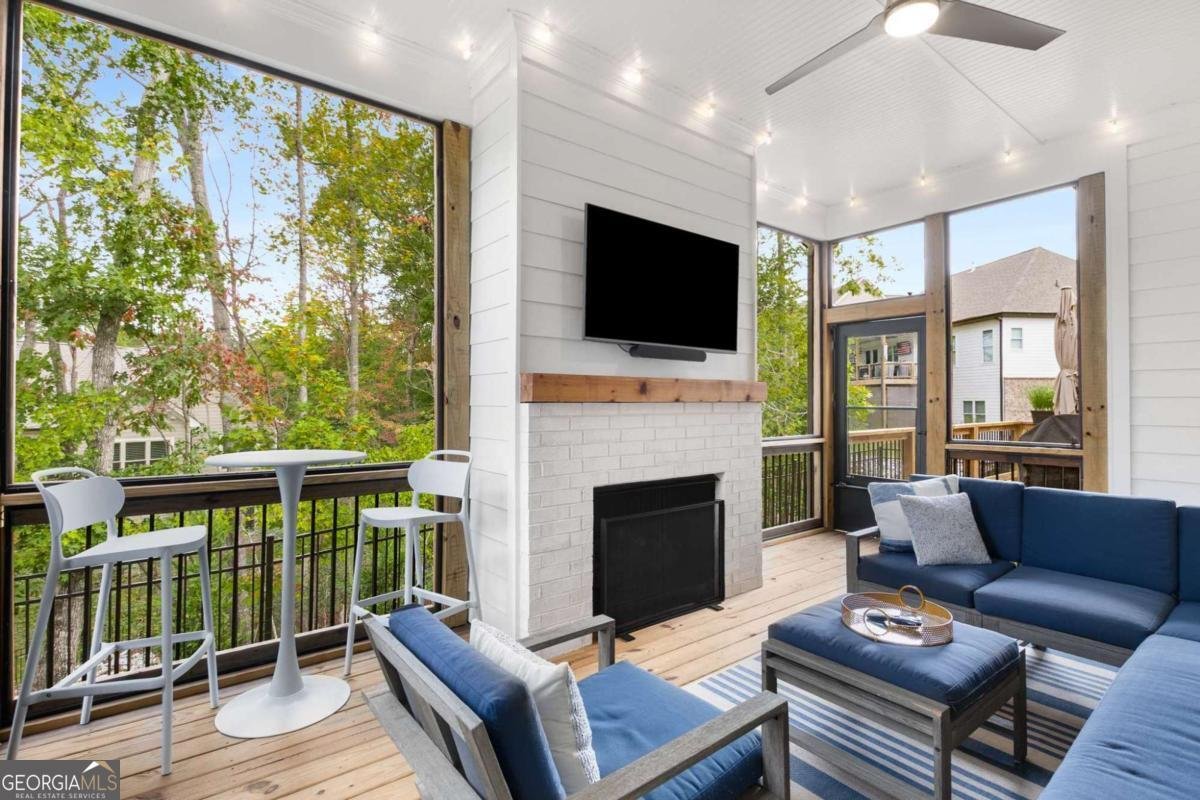 7150 Bluebird Cove Gainesville - 33