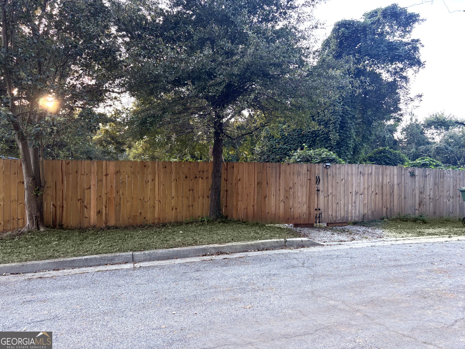 1050 Moreland Drive Atlanta - 27