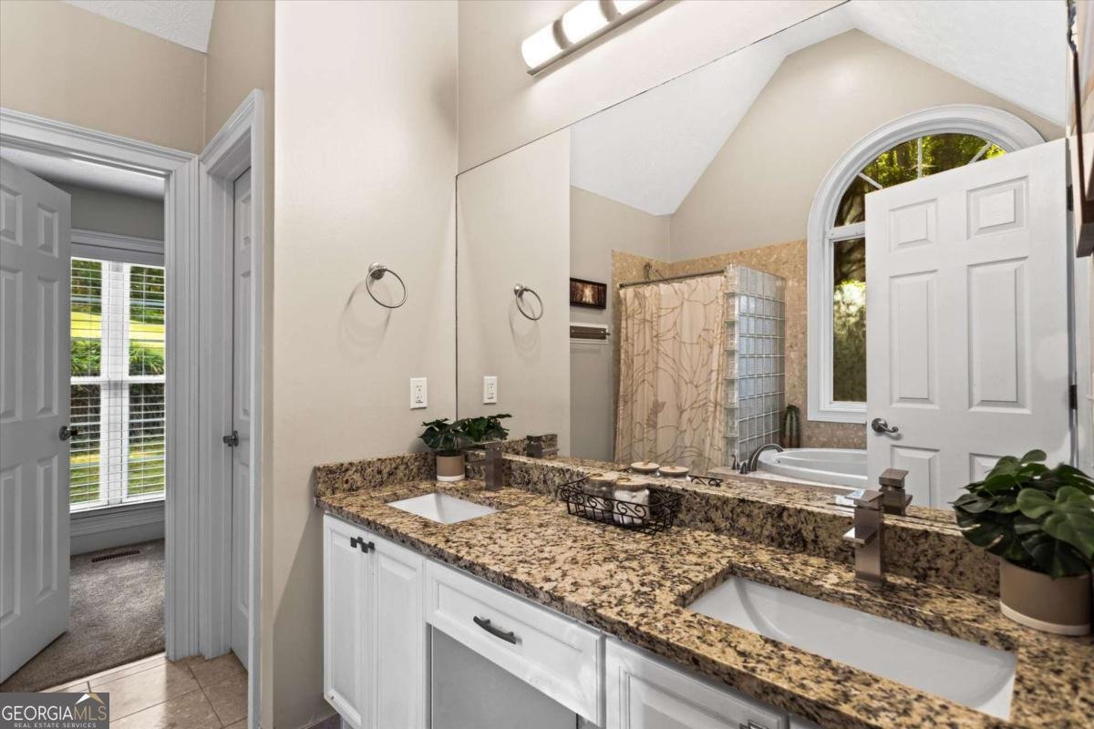 667 Cardinal Drive Monticello - 52