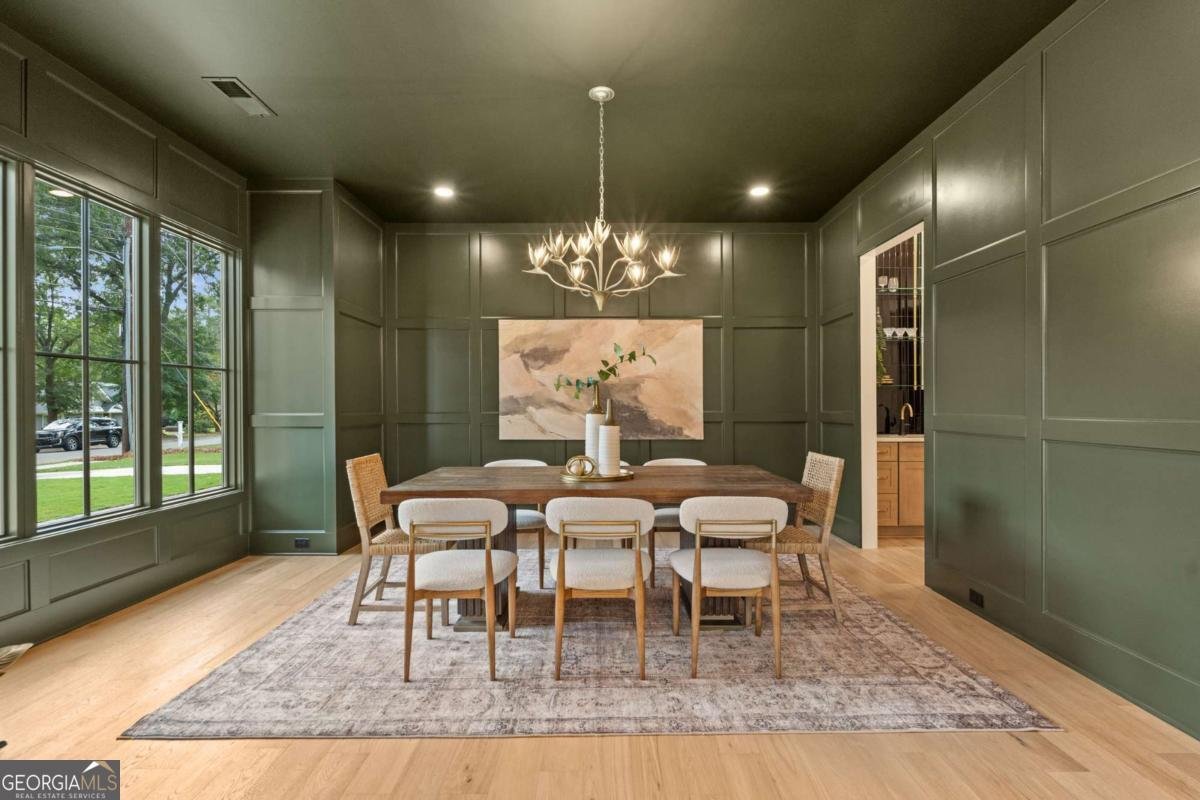 125 Spring Drive Roswell - 24