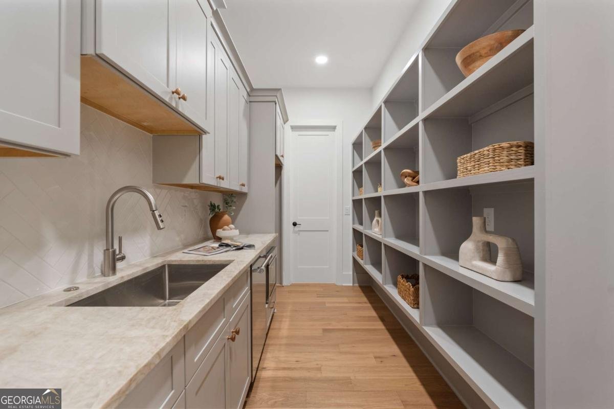 125 Spring Drive Roswell - 29