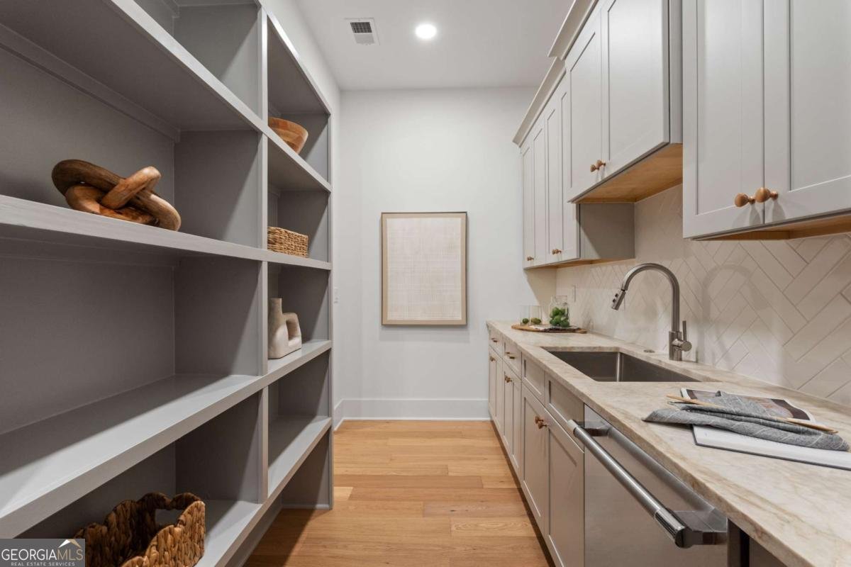 125 Spring Drive Roswell - 55