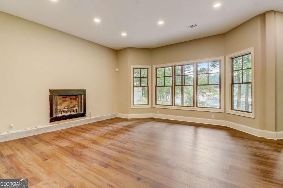 6219 Woodlake Drive Buford - 30