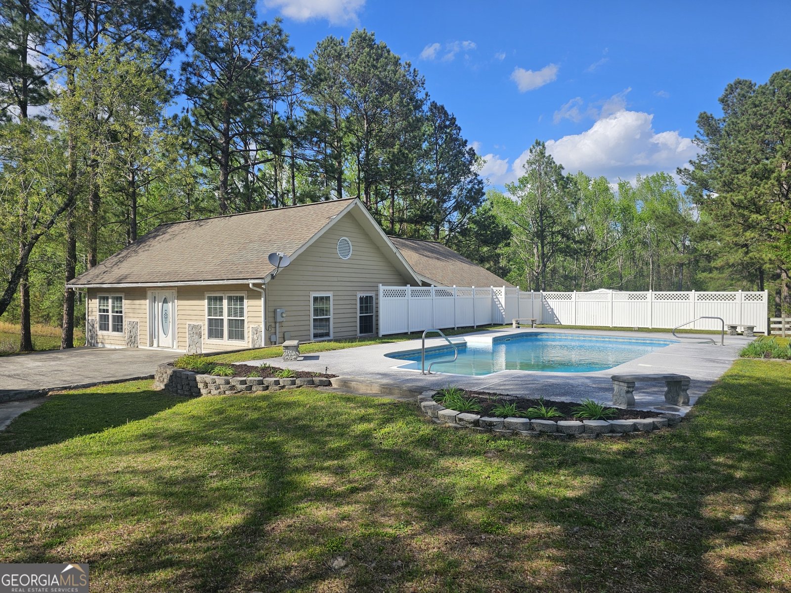 87 Georgia Avenue Adrian - 53