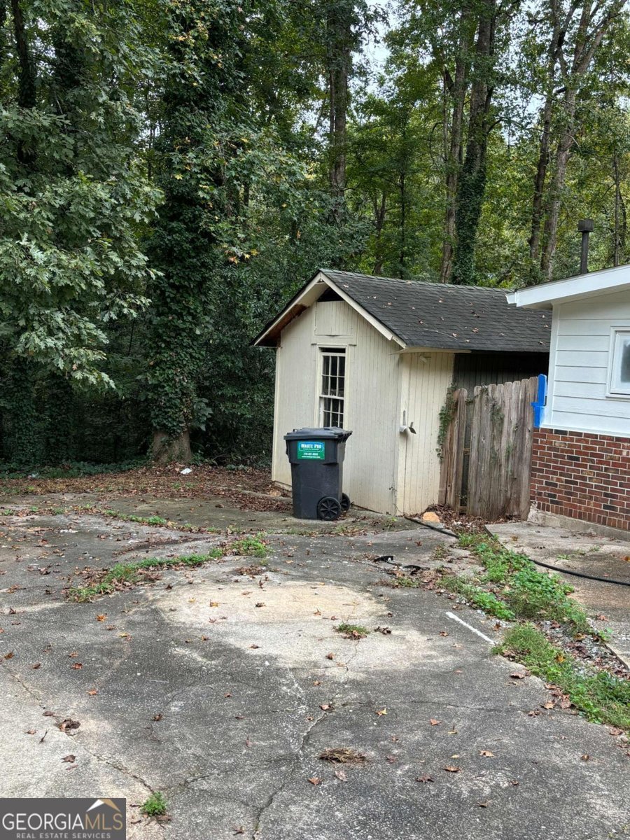 5762 Renee Court Lilburn - 3