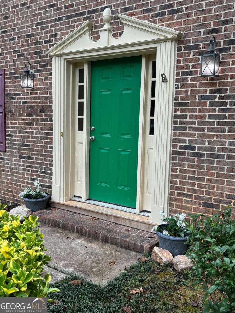 5762 Renee Court Lilburn - 4