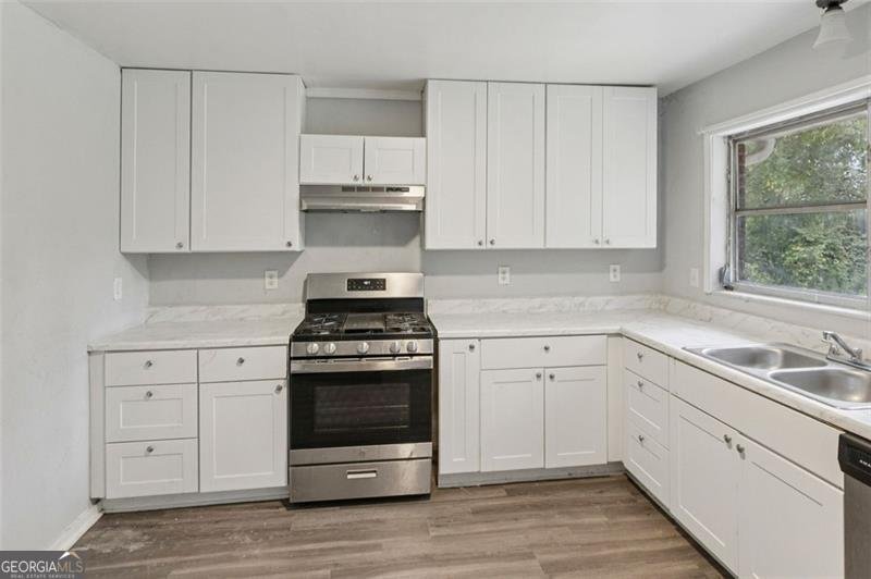 969 MOUNT AIRY Drive Atlanta - 12