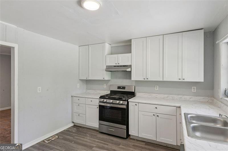 969 MOUNT AIRY Drive Atlanta - 13